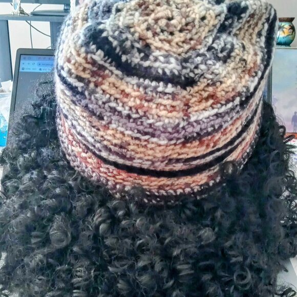 BEENIE with PEAK & NECK SCARF - Picture 3 of 3
